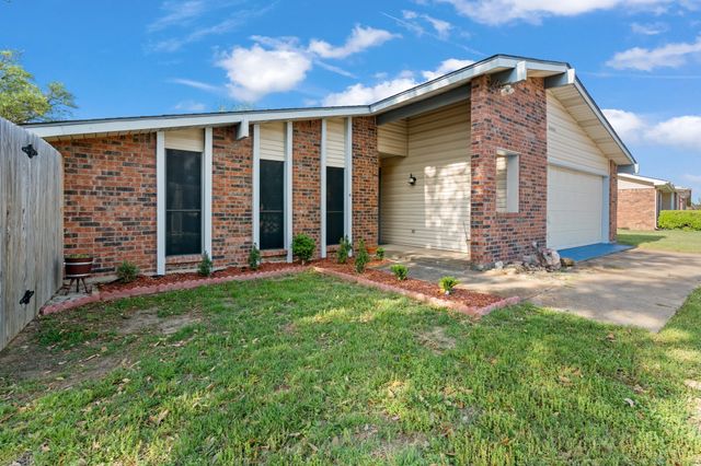 4028 engleman Street, Fort Worth, TX 76137