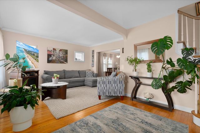 2318 N 73rd Avenue, Elmwood Park, IL 60707