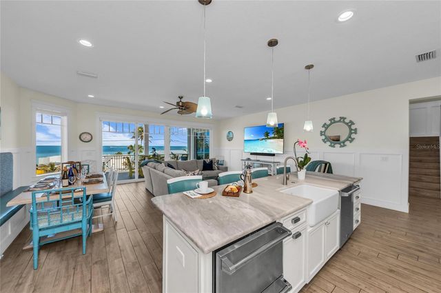 303 S BAY BOULEVARD, Anna Maria, FL 34216