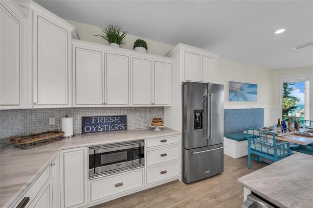 303 S BAY BOULEVARD, Anna Maria, FL 34216