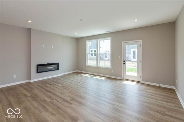 6145 Mill Hill Way 320-401, Mccordsville, IN 46055
