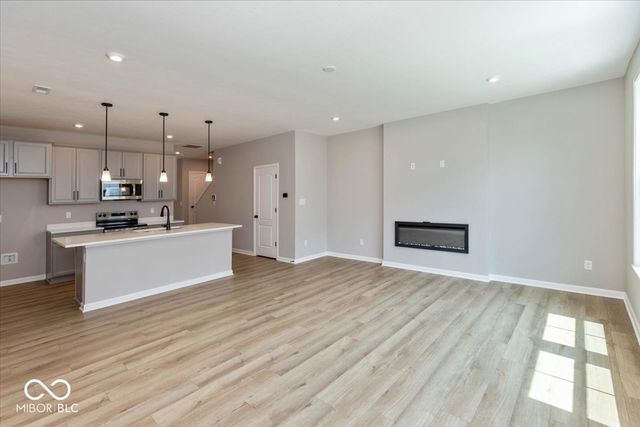 6145 Mill Hill Way 320-401, Mccordsville, IN 46055