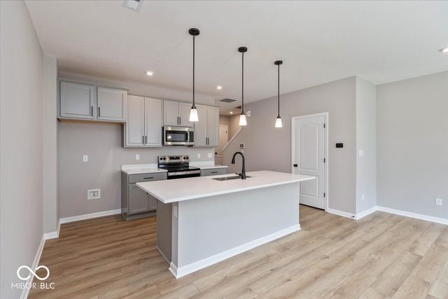 6145 Mill Hill Way 320-401, Mccordsville, IN 46055