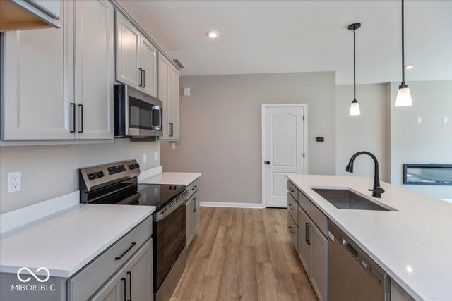 6145 Mill Hill Way 320-401, Mccordsville, IN 46055