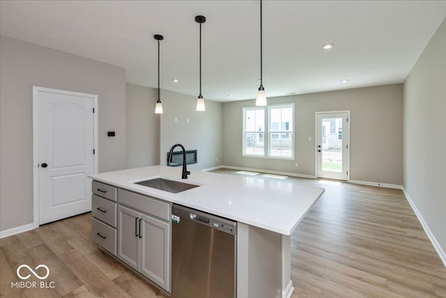 6145 Mill Hill Way 320-401, Mccordsville, IN 46055