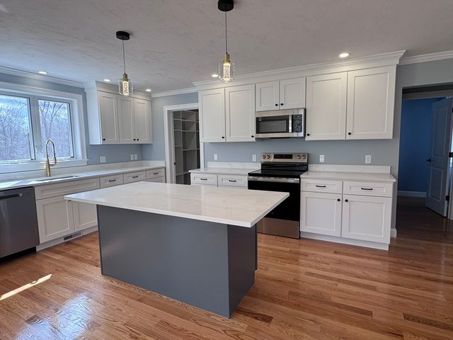 193 E Spring, Avon, MA 02322