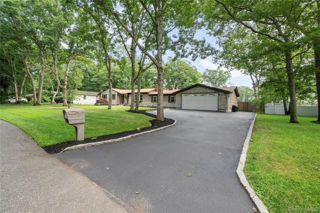 371 Hewlett Avenue, East Patchogue, NY 11772