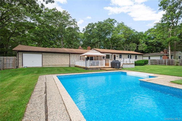 371 Hewlett Avenue, East Patchogue, NY 11772