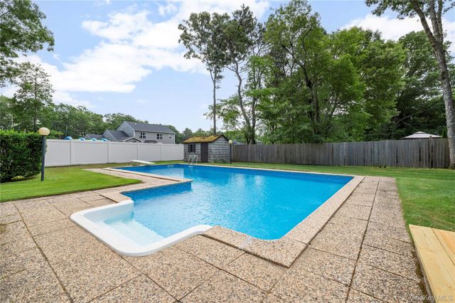 371 Hewlett Avenue, East Patchogue, NY 11772