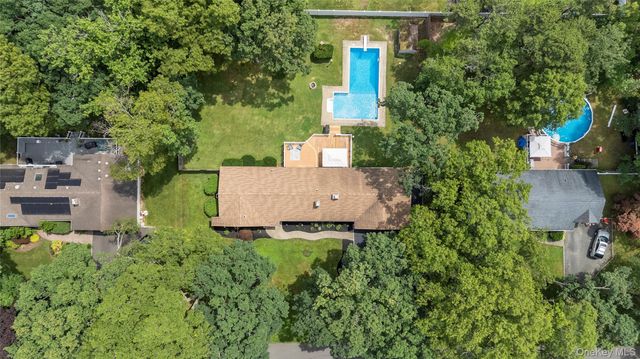 371 Hewlett Avenue, East Patchogue, NY 11772