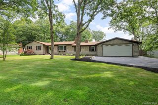 371 Hewlett Avenue, East Patchogue, NY 11772