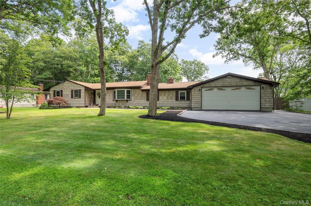 371 Hewlett Avenue, East Patchogue, NY 11772