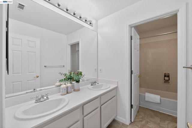 5071 Winterbrook Ave, Dublin, CA 94568