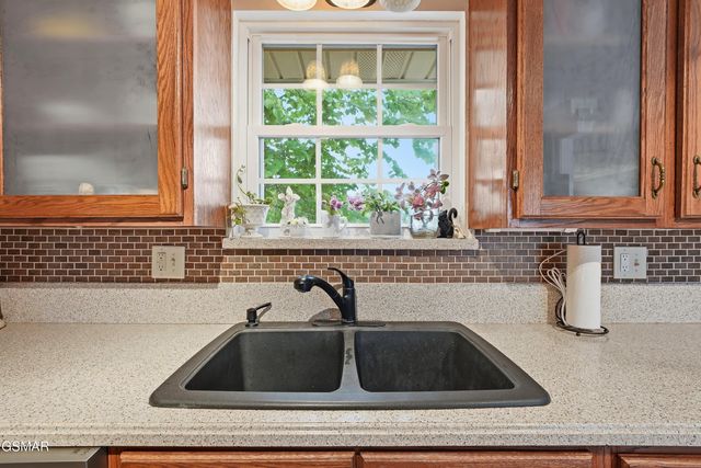 2626 Fisherman Street, Kodak, TN 37764