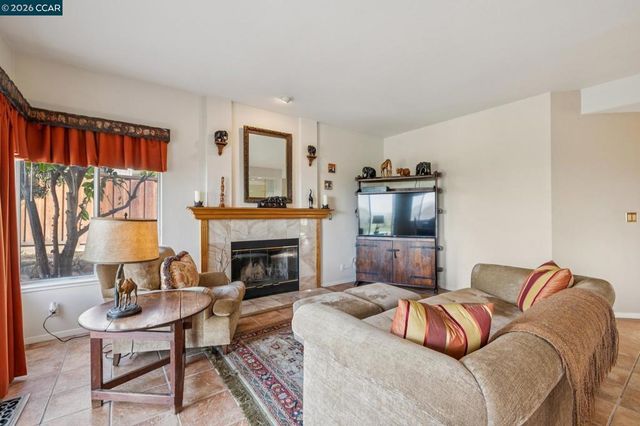 105 105 Crow Pl, Clayton, CA 94517