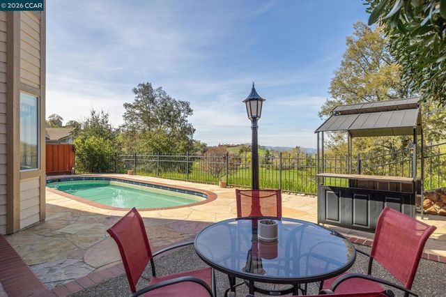 105 105 Crow Pl, Clayton, CA 94517