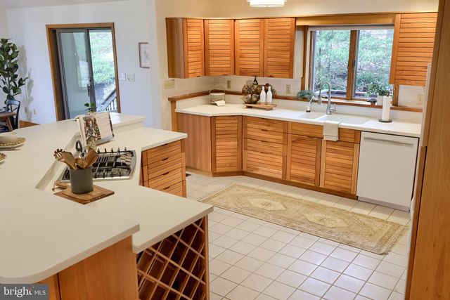 9 WYNDHAM HILL DR, Reading, PA 19606