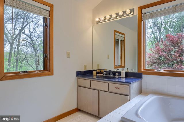 9 WYNDHAM HILL DR, Reading, PA 19606
