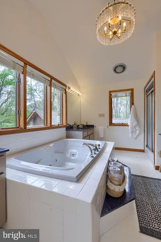 9 WYNDHAM HILL DR, Reading, PA 19606