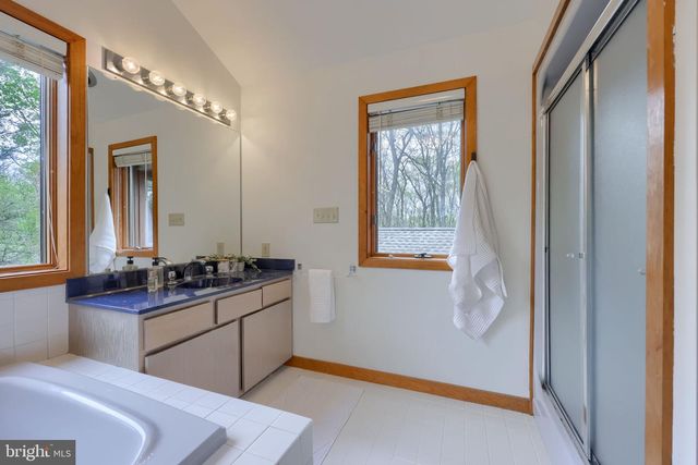 9 WYNDHAM HILL DR, Reading, PA 19606