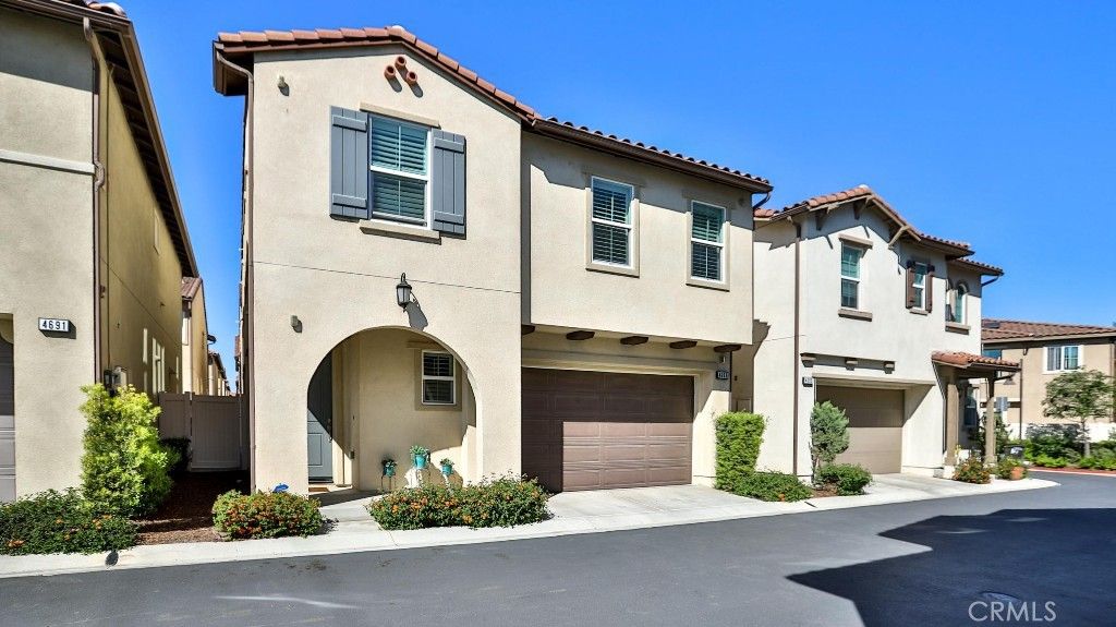 4693 Holly, Long Beach, CA 90805 — exterior