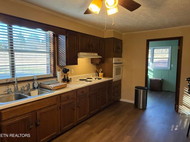 103 Ratledge Rd, Sweetwater, TN 37874