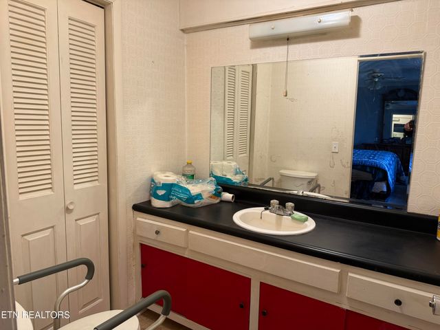 103 Ratledge Rd, Sweetwater, TN 37874