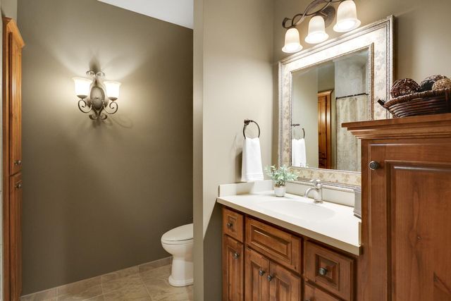 7870 Bent Tree Circle, Prior Lake, MN 55372
