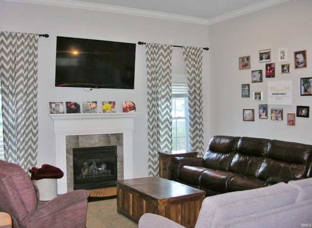 2966 Hannah Court, Newburgh, IN 47630