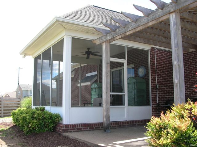 2966 Hannah Court, Newburgh, IN 47630