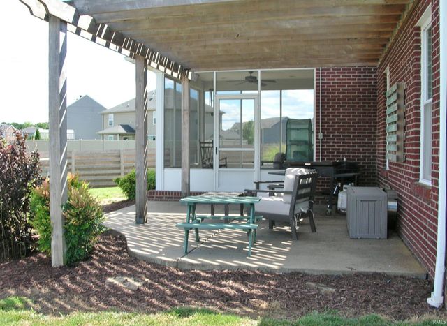 2966 Hannah Court, Newburgh, IN 47630
