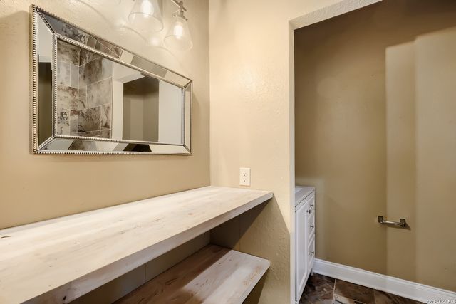 722 GROSVENOR, San Antonio, TX 78221