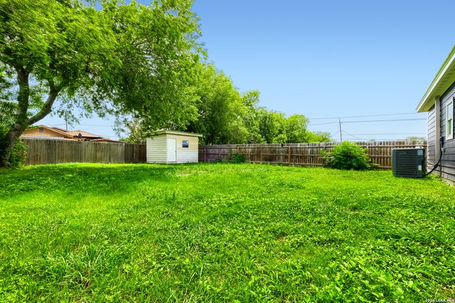 722 GROSVENOR, San Antonio, TX 78221