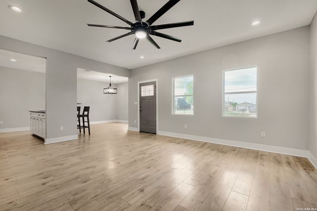 722 GROSVENOR, San Antonio, TX 78221