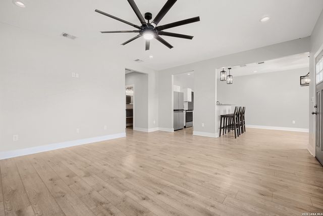 722 GROSVENOR, San Antonio, TX 78221
