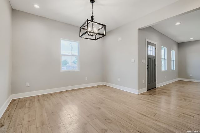 722 GROSVENOR, San Antonio, TX 78221