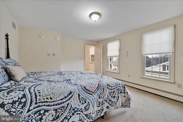 100 N GUTHRIESVILLE RD, Downingtown, PA 19335