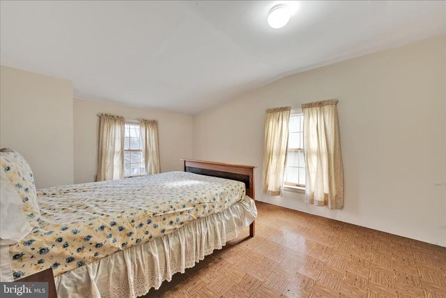 100 N GUTHRIESVILLE RD, Downingtown, PA 19335