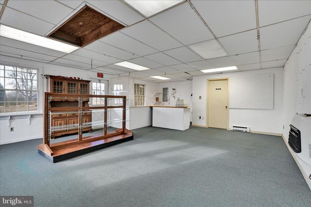 100 N GUTHRIESVILLE RD, Downingtown, PA 19335