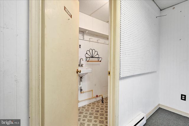 100 N GUTHRIESVILLE RD, Downingtown, PA 19335