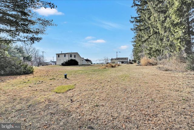 100 N GUTHRIESVILLE RD, Downingtown, PA 19335