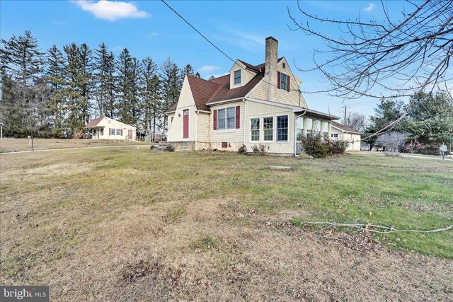 100 N GUTHRIESVILLE RD, Downingtown, PA 19335