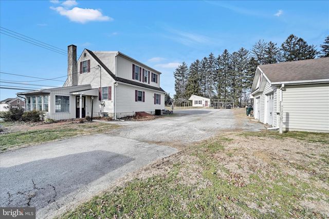 100 N GUTHRIESVILLE RD, Downingtown, PA 19335