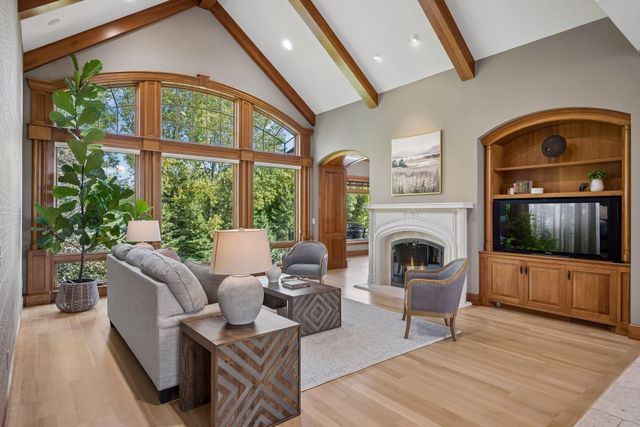 130 Bergamot Drive, Medina, MN 55340
