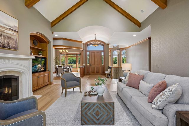 130 Bergamot Drive, Medina, MN 55340