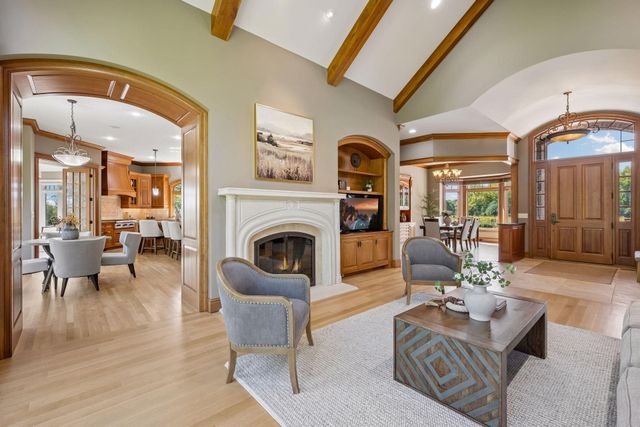 130 Bergamot Drive, Medina, MN 55340