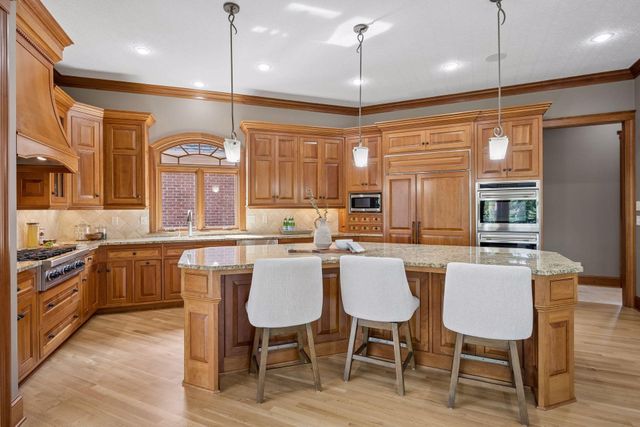 130 Bergamot Drive, Medina, MN 55340