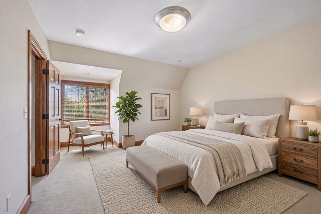 130 Bergamot Drive, Medina, MN 55340