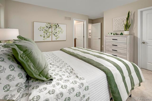 56065 Madison Lane 34, New Hudson, MI 48165