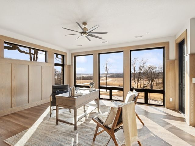 1576 S Stonewood Drive, West Des Moines, IA 50266